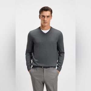 Hugo Boss Charcoal V-Neck Sweater merino wool size L